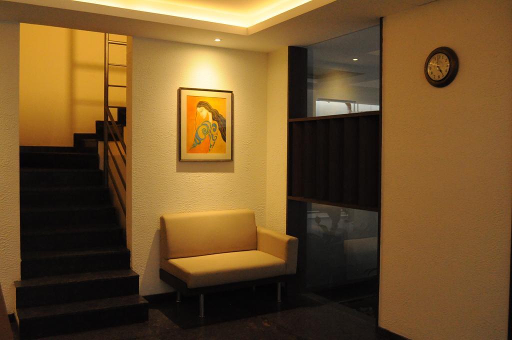 Ixora Suites Bangalore Exterior foto