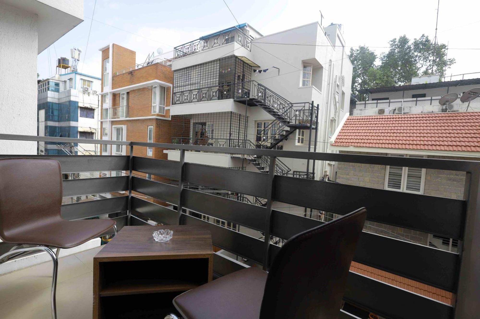 Ixora Suites Bangalore Exterior foto